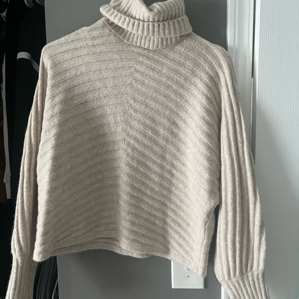 pink rose sweater. perfect for fall or winter. cream, with texture lines